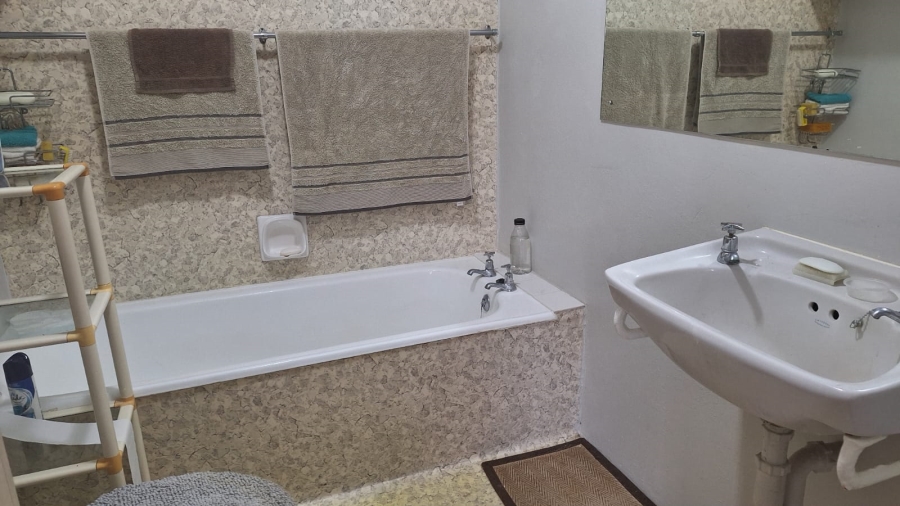 3 Bedroom Property for Sale in Stilbaai Wes Western Cape